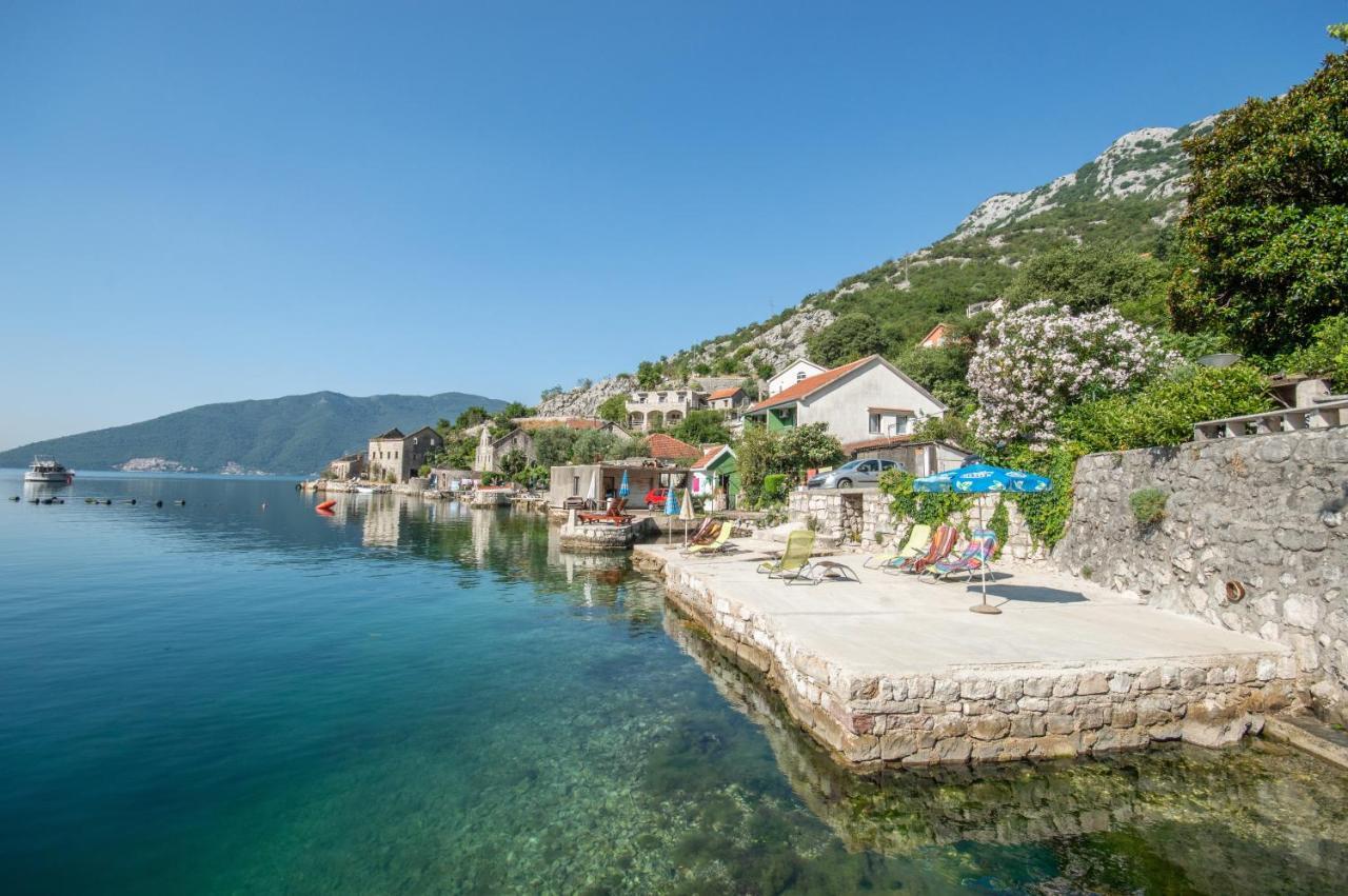 Apartmani Mrsic Risan Kültér fotó