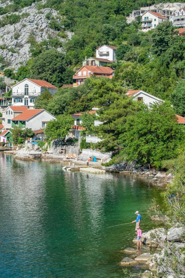 Apartmani Mrsic Risan Kültér fotó